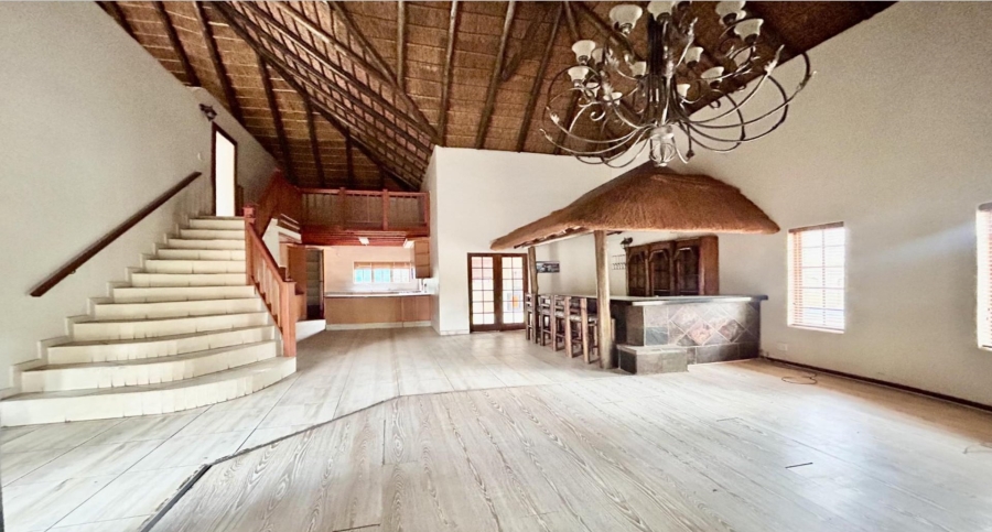 To Let 5 Bedroom Property for Rent in Melodie North West